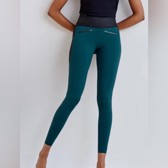 Aday Throw It Higher Leggings - Picture 1 of 9